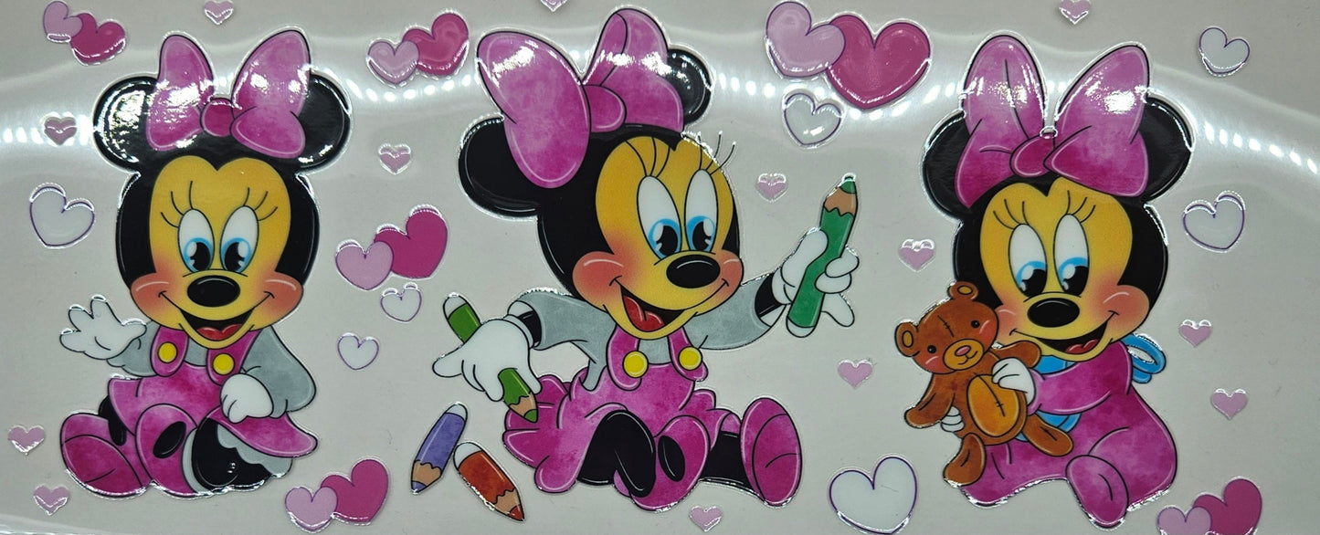 Minnie with Hearts and Crayons